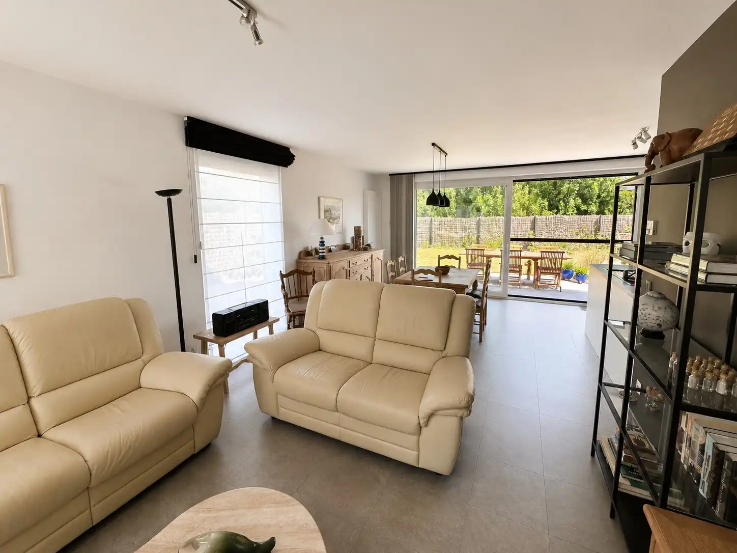 Recent, energiezuinig en tot in de puntjes afgewerkt: deze prachtige BEN-woning uit 2021 combineert modern wooncomfort met een rustige en groene ligging. foto 4