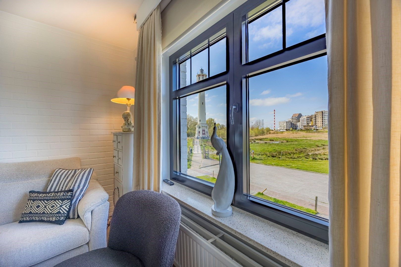 Knappe woning met weidse zichten, vlakbij het strand foto 7