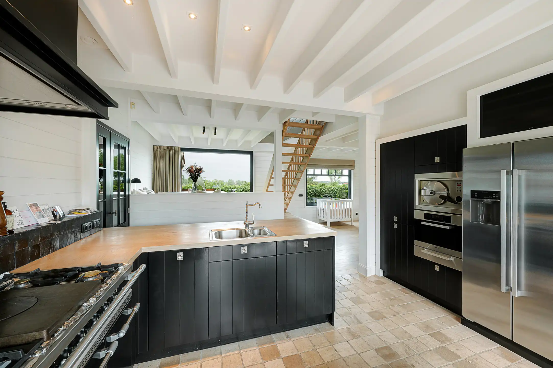 Exclusieve villa met zwembad en panoramisch polderzicht foto 11