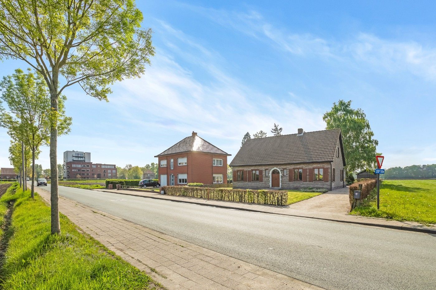 Landelijke, vrijstaande woning met 3 slpk., garage, schuur en zuid-tuin foto 38
