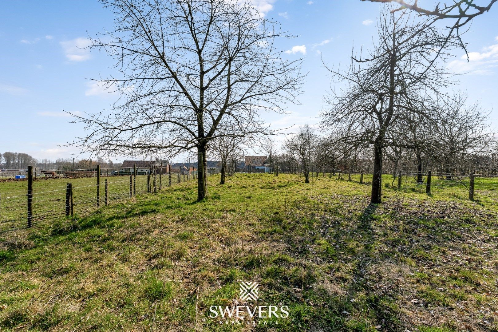 Charmante gezinswoning met ruime tuin en zwembad foto 34