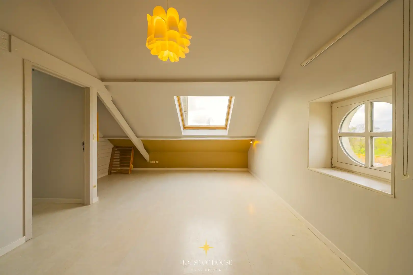 Karaktervolle directeurswoning in voormalige gemeenteschool (1868) – mogelijkheid vergunbaarheid vakantiewoning – geen renovatieverplichting foto 16