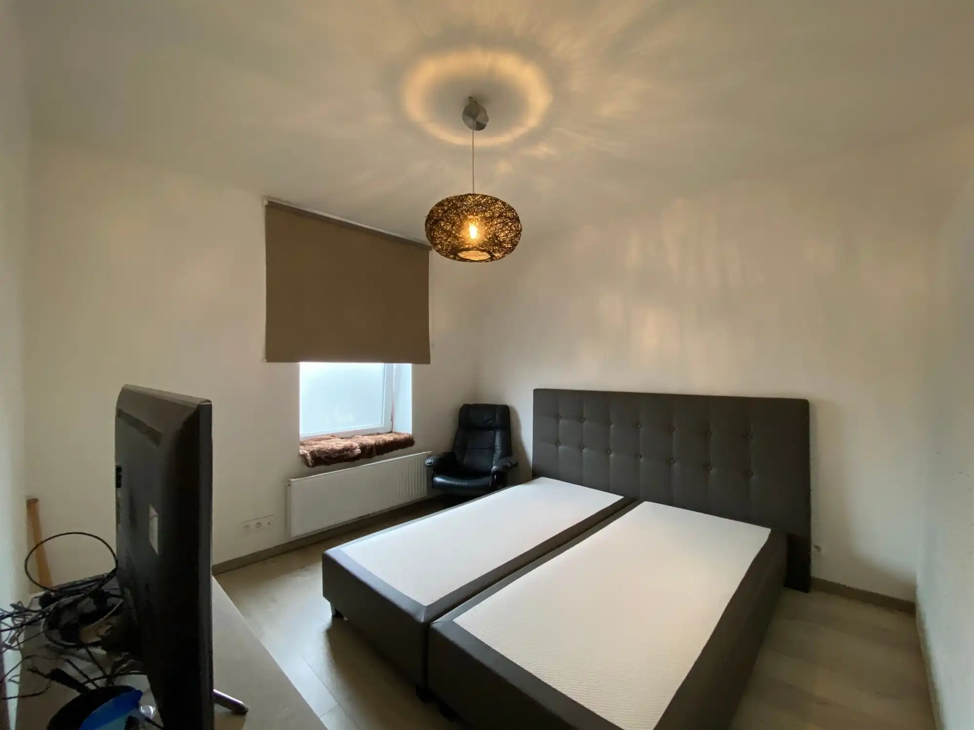 Ruime halfopen bebouwing  met 4 slaapkamers en garage foto 11