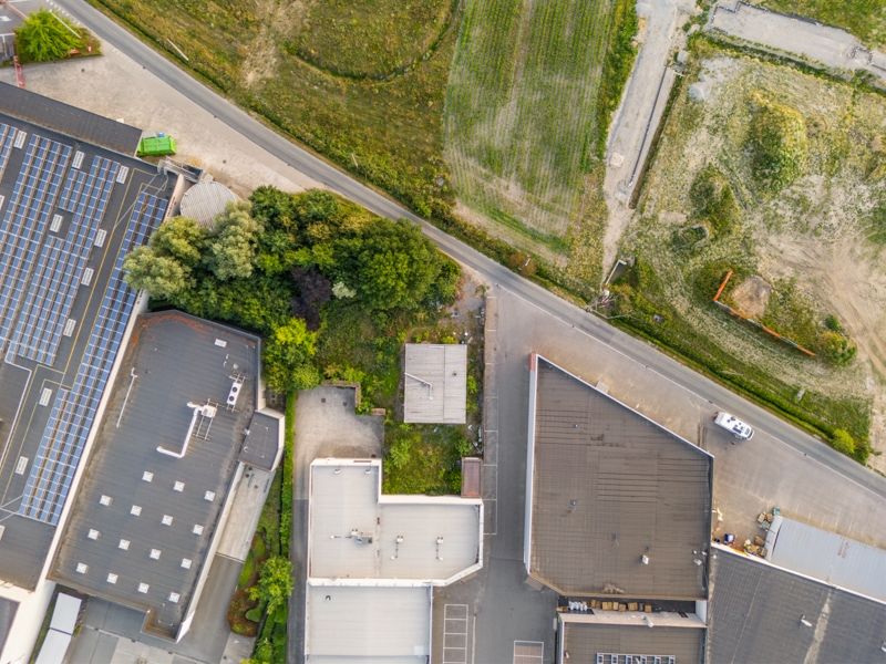 Roeselare-Brugsesteenweg. BOUWGROND + VERGUNDE PLANNEN voor  het bouwen van LOODS 486m2 & LOFT.  Unieke ontwikkelingszone op uitstekende ligging.  Perceel / tuin inclusief +/- 1080 m2. foto 12