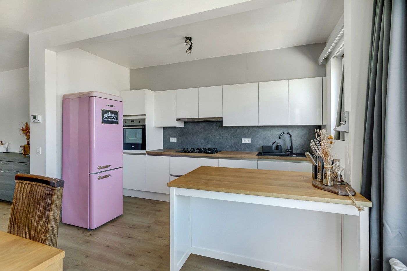 Keurig gerenoveerd appt. met 2 slpk., balkon en garagebox foto 9