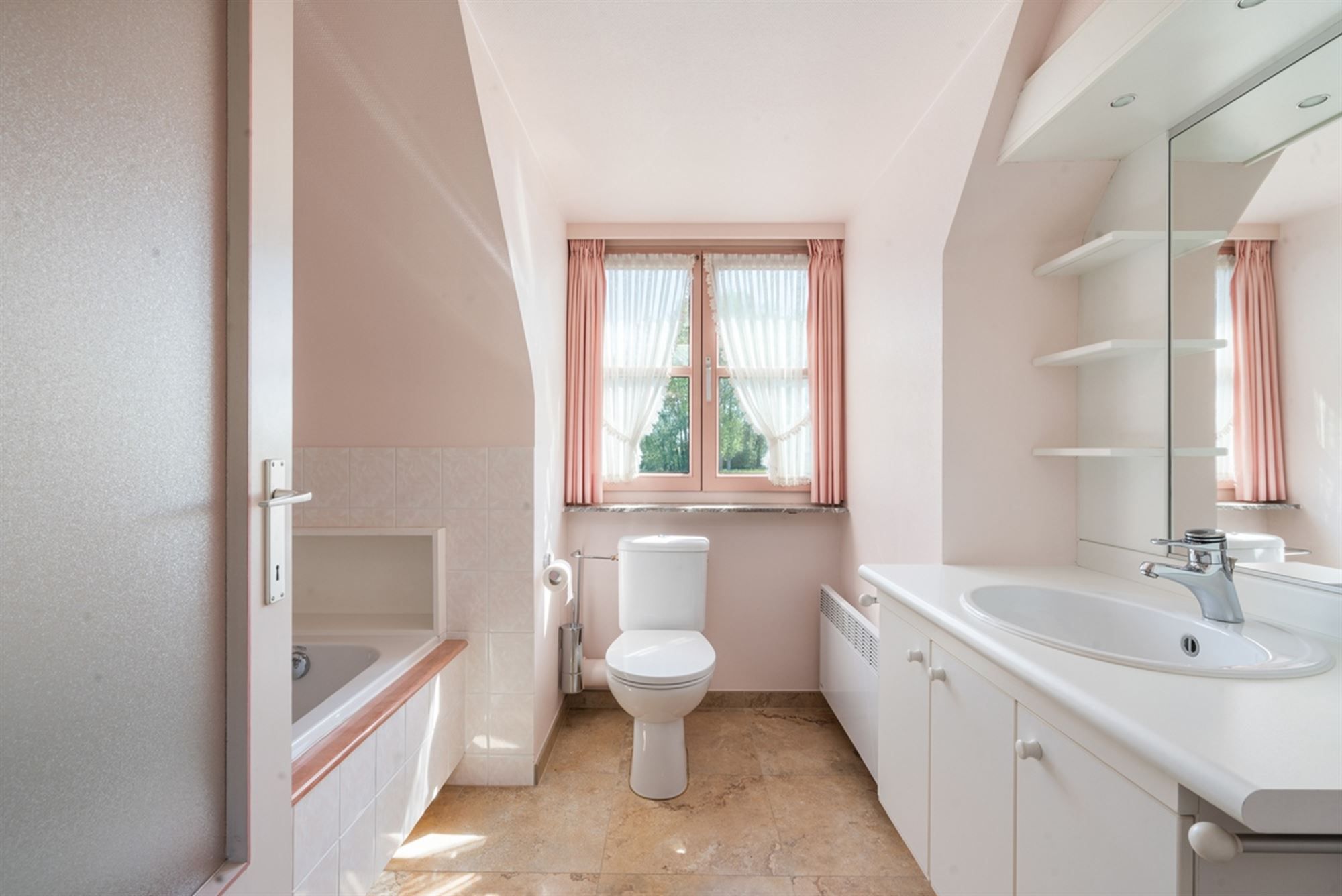 Charmante instapklare VILLA op een perceel van 2.700m² foto 26