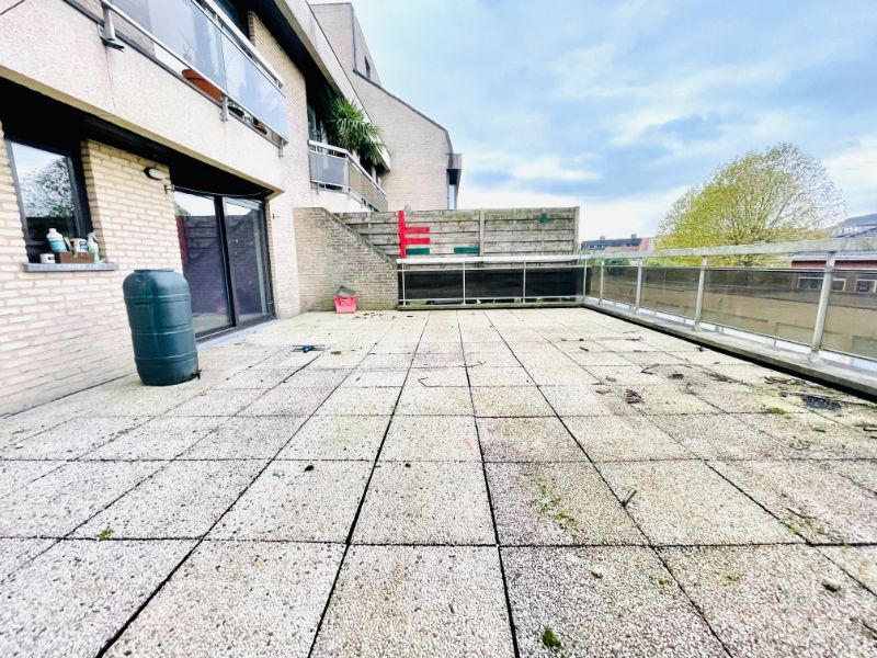 Ruim appartement met veel potentieel in hartje van Deinze foto 9