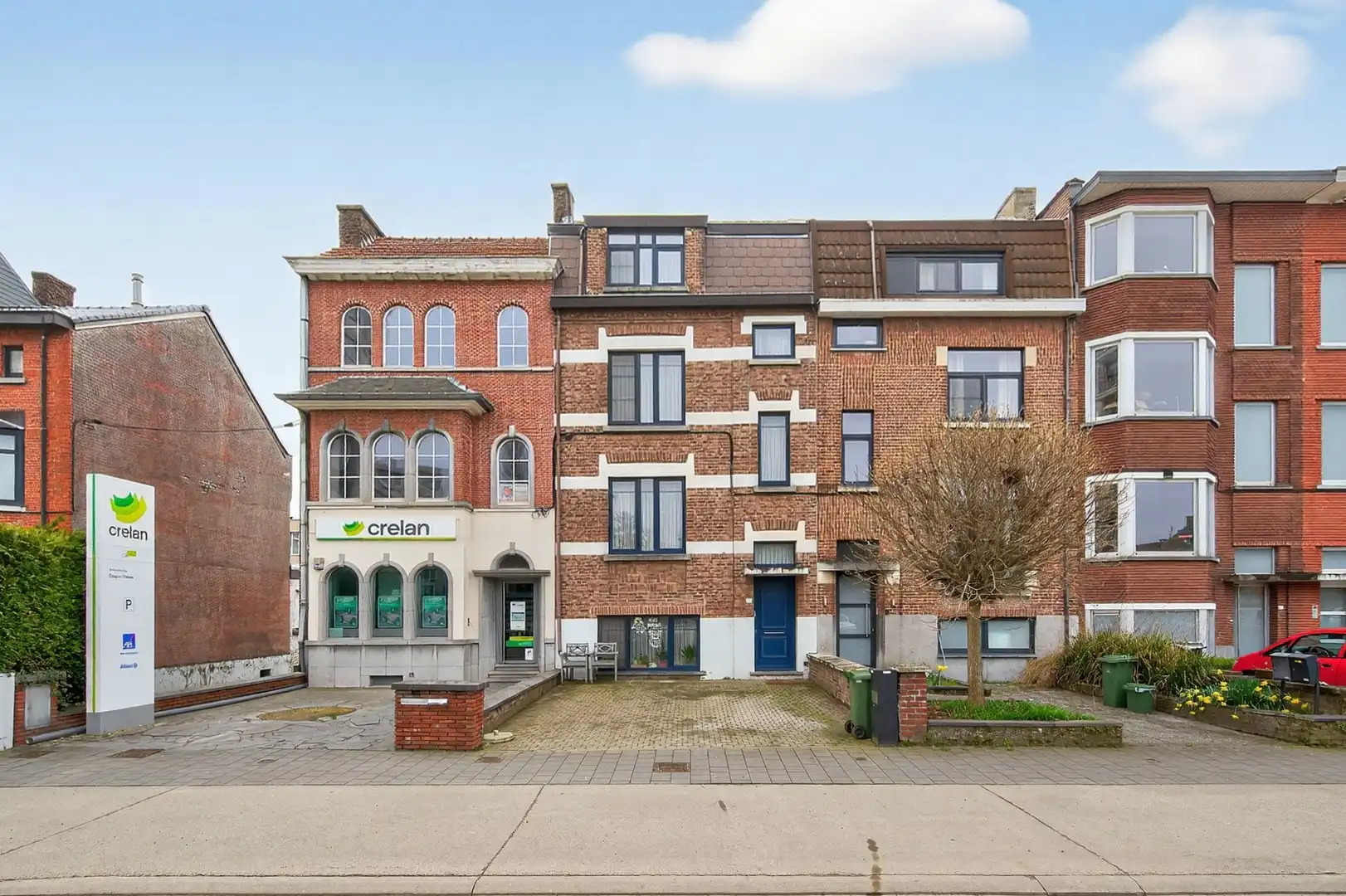 Ruime en instapklare woning met tal van mogelijkheden in Tienen. foto {{pictureIndex}}