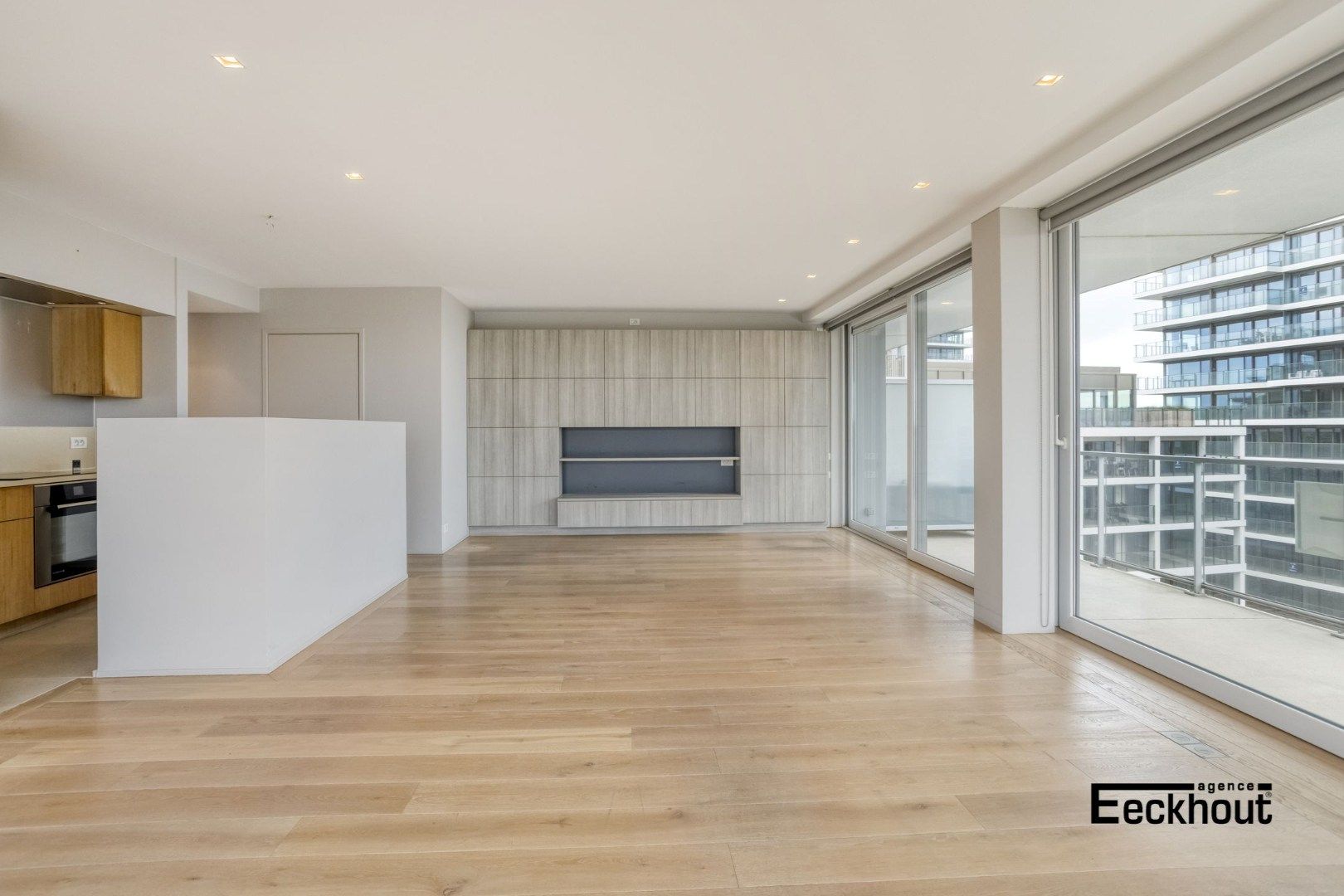 Modern appartement met groot terras en prachtig open zicht in centrum van Oostende foto 4