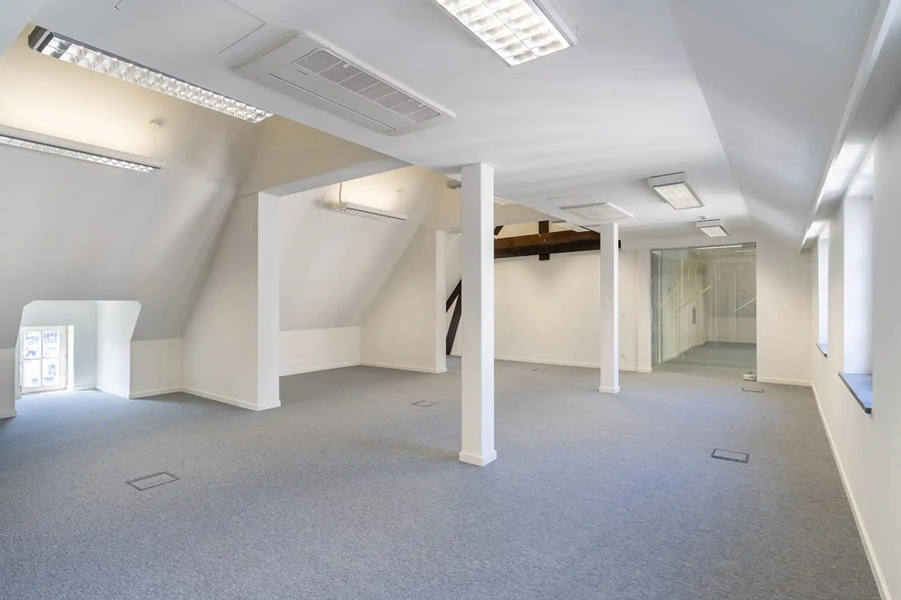 Instapklare kantoorruimte te huur in het Oud Gasthuis foto 22