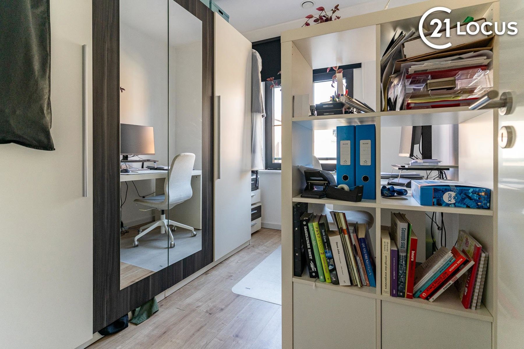 Comfortabel 2-slpk app. met terras & parking in Melsele foto 10
