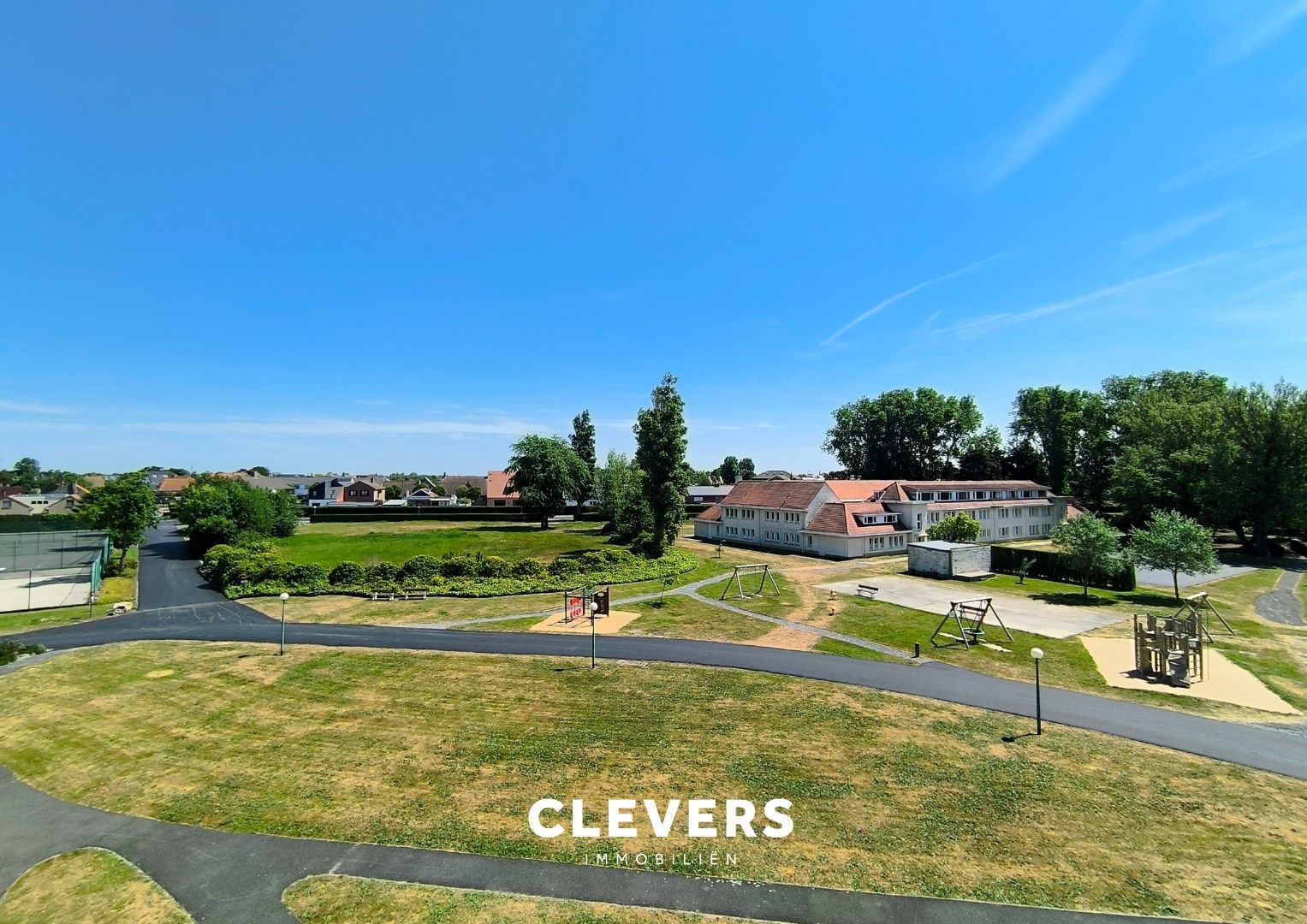 Op te frissen vakantieappartement met zonnig terras foto 8