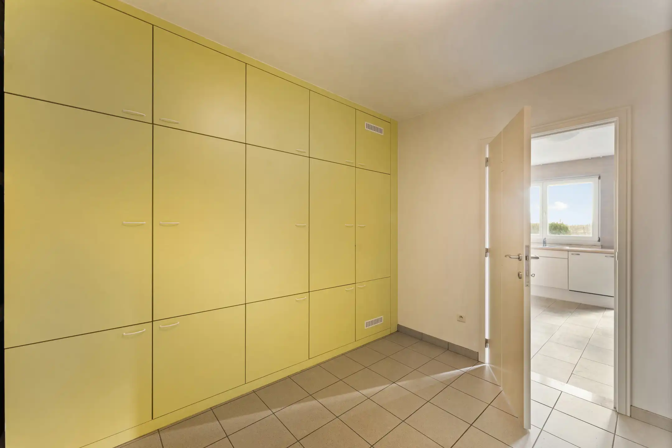 Gelijkvloersapp. met ruime garage te Heukelom foto 12