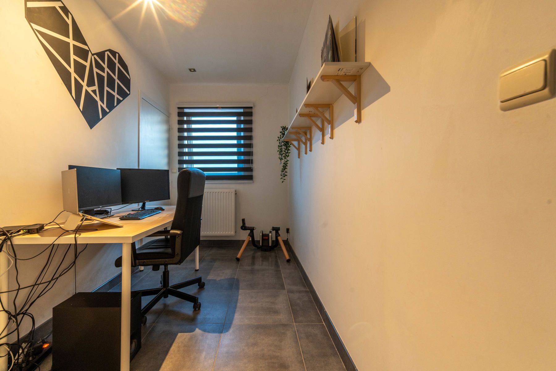 Instapklare, modern afgewerkte woning met B-label te Niel. foto 13