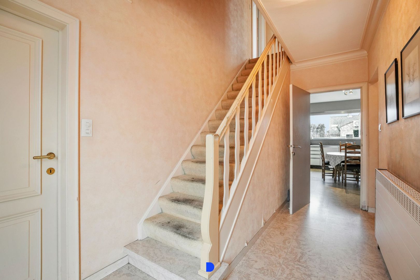 Handelspand met woonst op commerciële ligging. foto 20