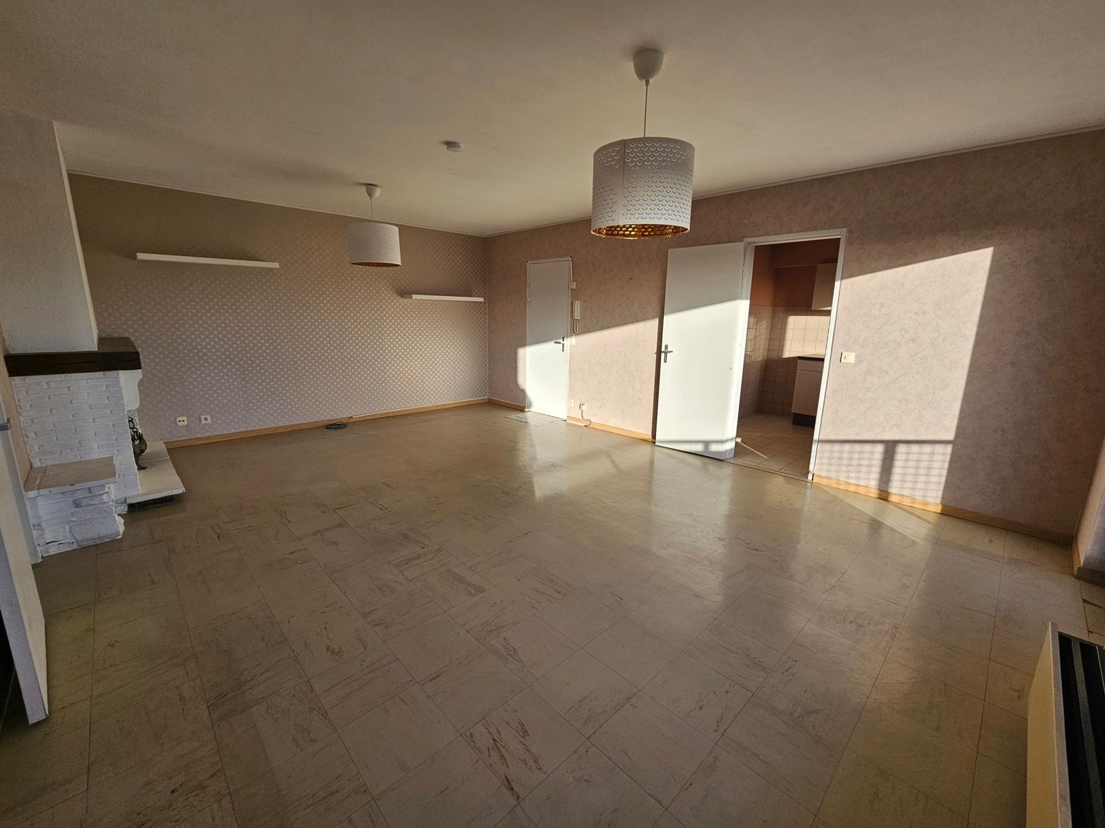 Goed gelegen appartement met 3 slaapkamers en staanplaats foto 2