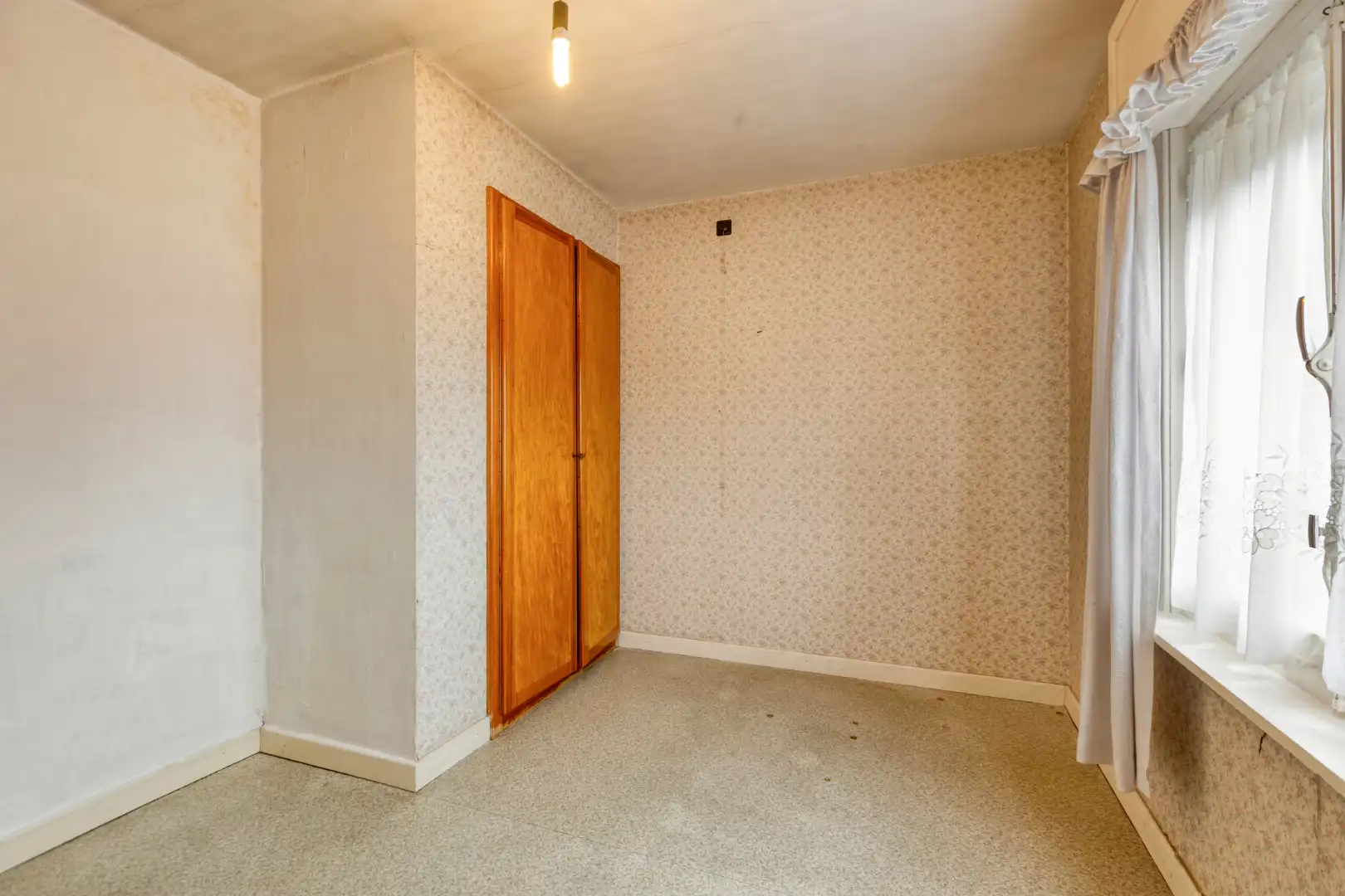 Te renoveren woning met 3 slaapkamers en ruime tuin op 1.065 m² te OLV Olen !  foto 16