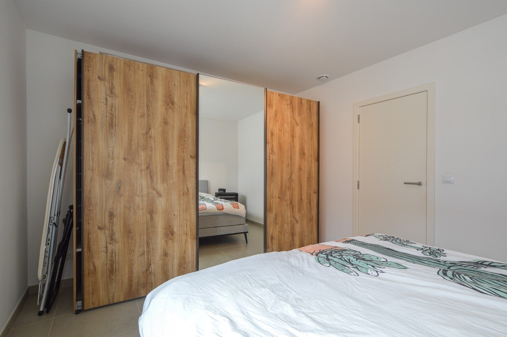 Ruim 2-slaapkamerappartement in het centrum van Oudenburg foto 16