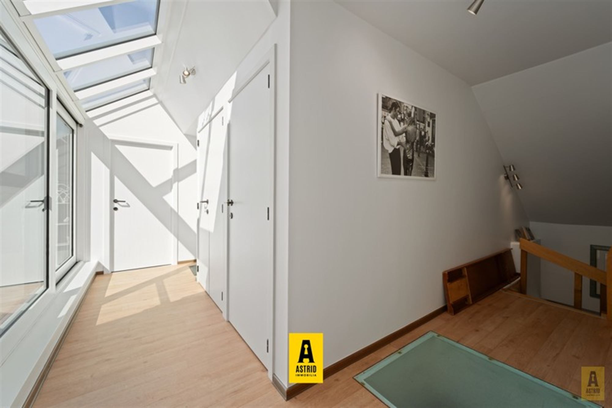 Karaktervolle voormalige dokterswoning met zee aan ruimte en mogelijkheden! foto 41