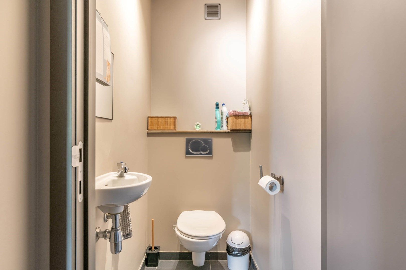 - IN OPTIE - Ruim en degelijk duplexappartement met drie slaapkamers, terras en autostandplaats in de dorpskern van Beverst foto 28