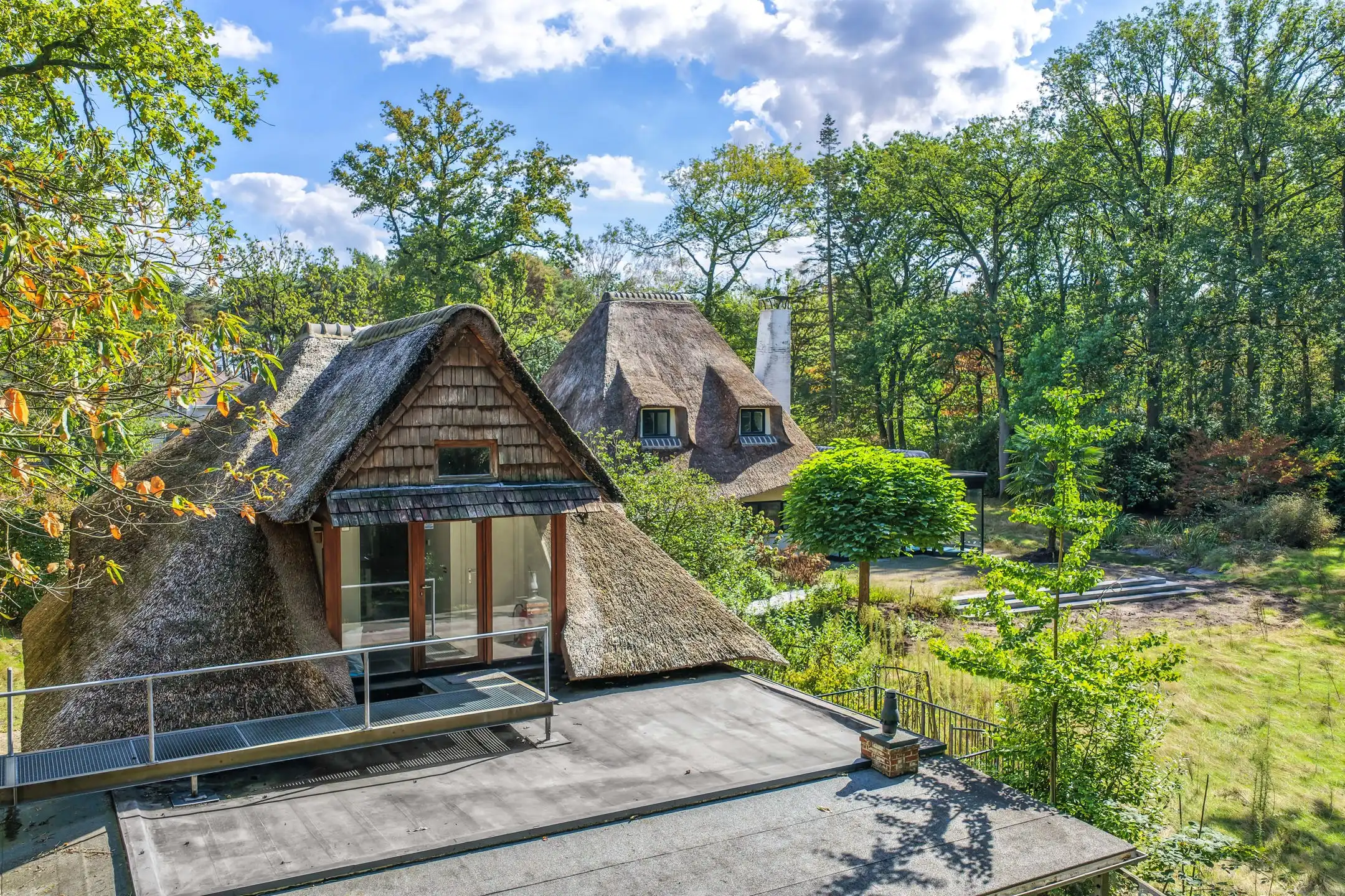 Karaktervolle villa op ca. 1 hectare groen foto 33