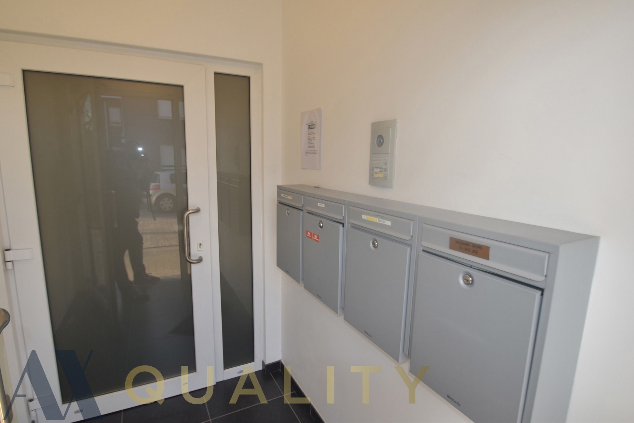 Centr. en rustig gel. energiezuin. 2 slpk.-appt. met terr., staanpl. en berging foto 32