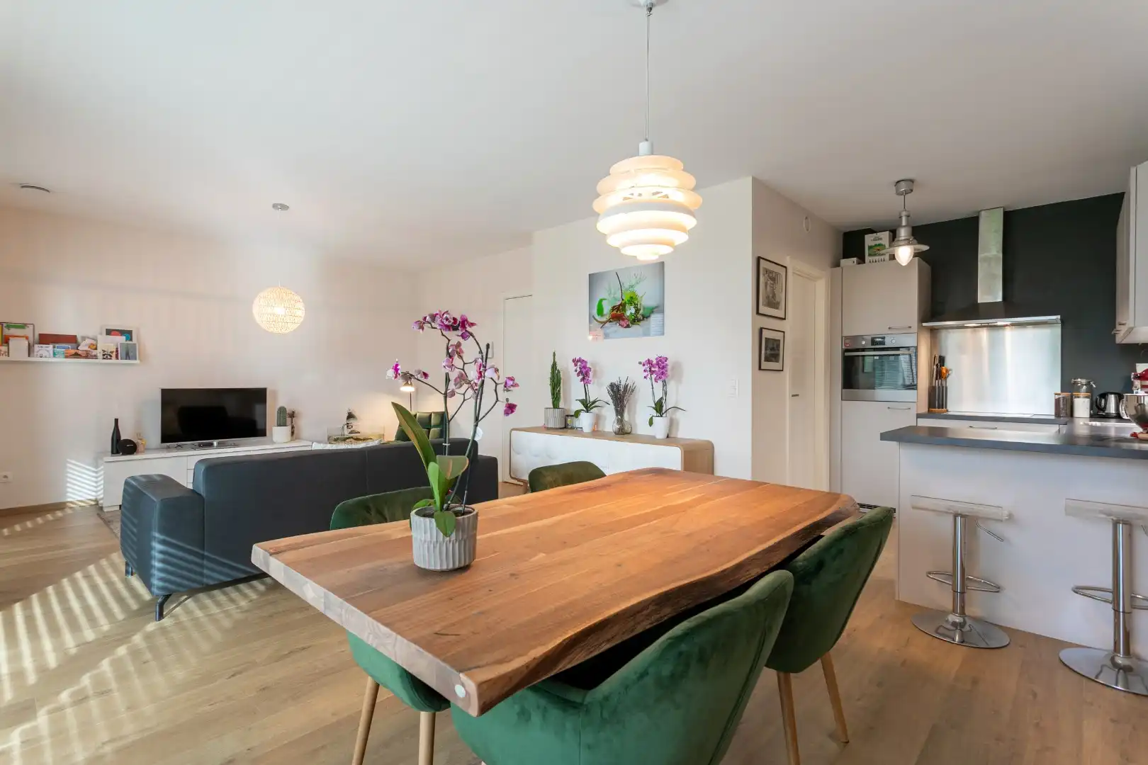 Instapklaar en energiezuinig gelijkvloers appartement met 2 SLPKS, tuin en terras foto 6