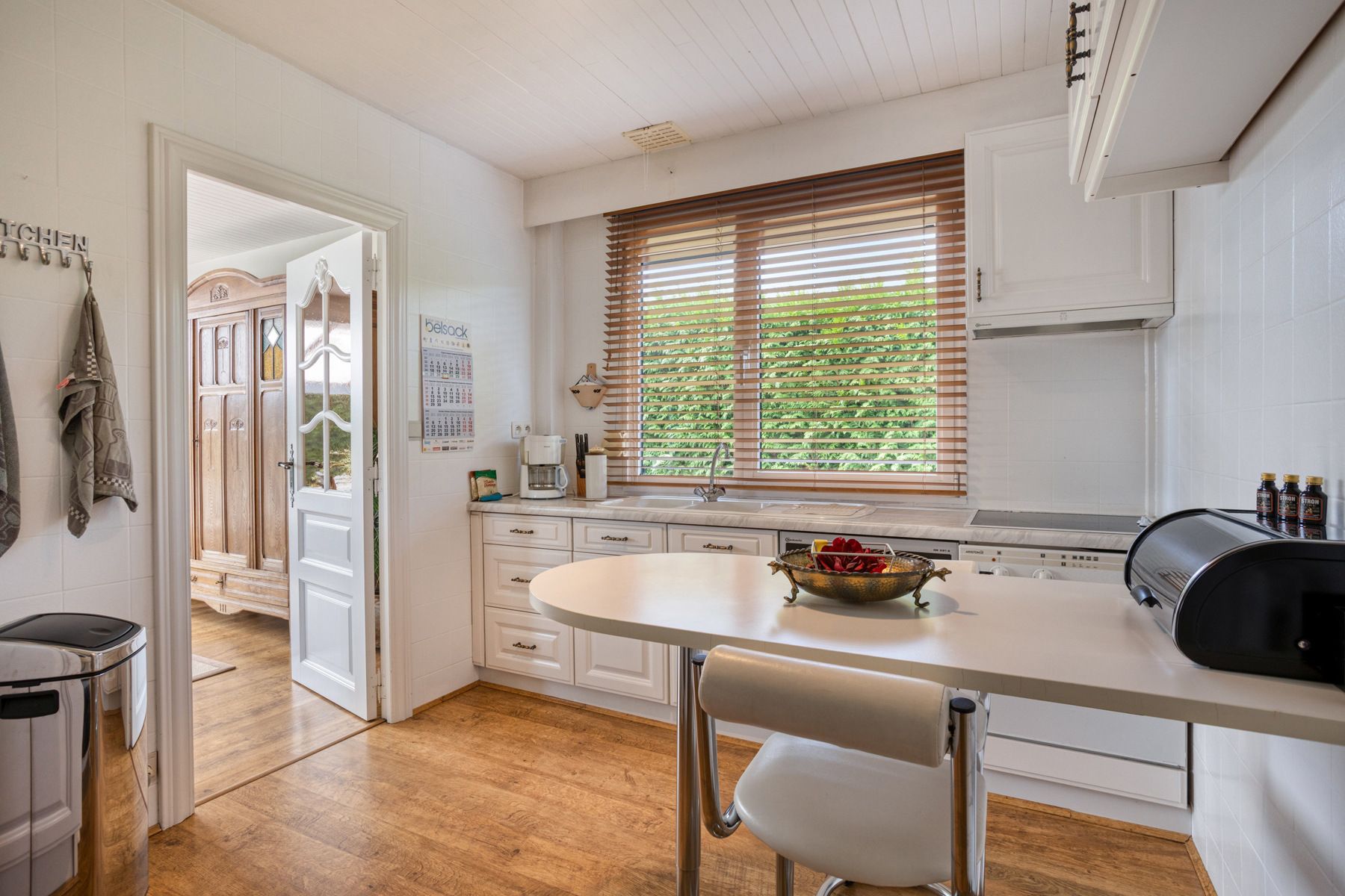 Rustig gelegen gelijkvloers-villa met 2slaapkamers en garage foto 13