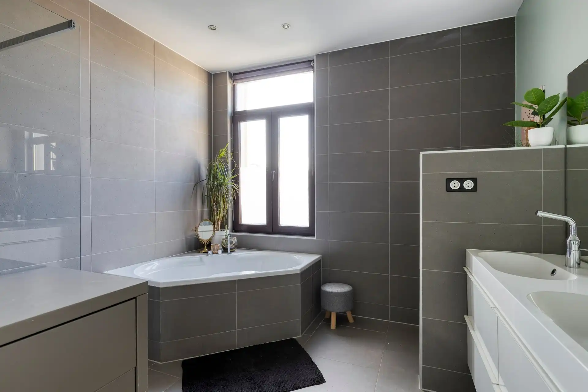 Instapklare en energiezuinige eengezinswoning met 3 slaapkamers, zuid-west tuin en mog. tot garage.  foto 20