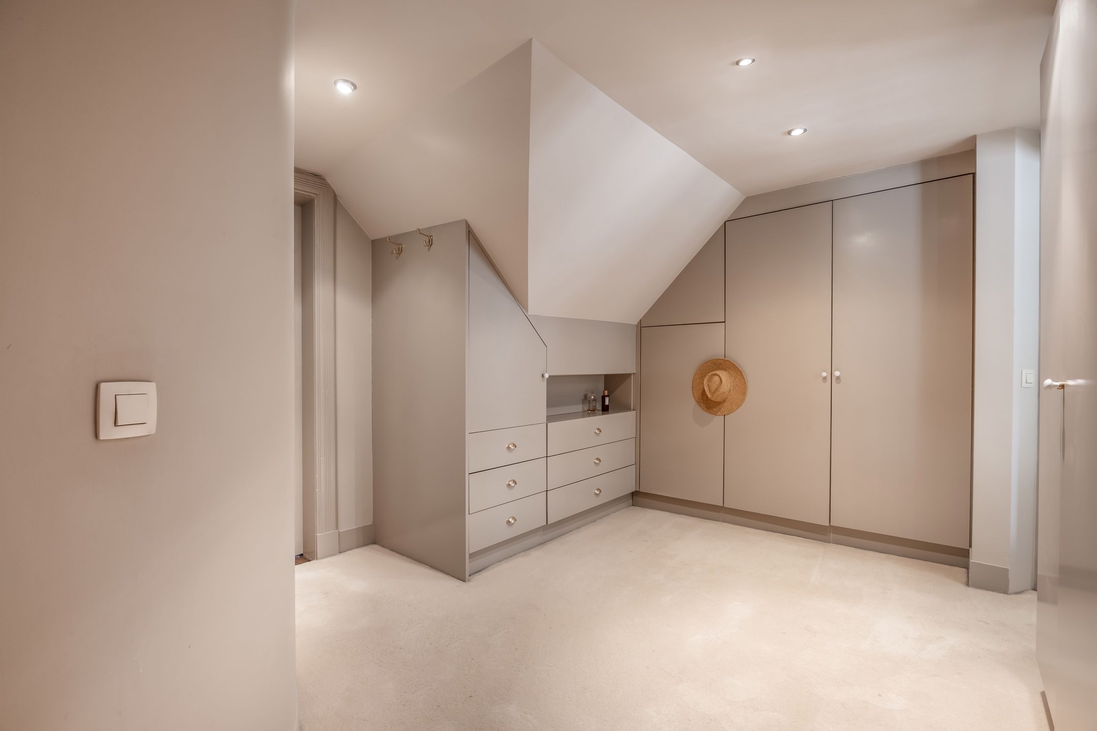 Karaktervolle villa op ca 1.780 m² met bijgebouw en garage foto 26