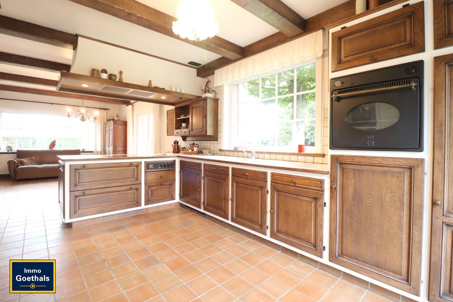 Charmante goed onderhouden villa met loods / magazijn van 656m²   foto 11