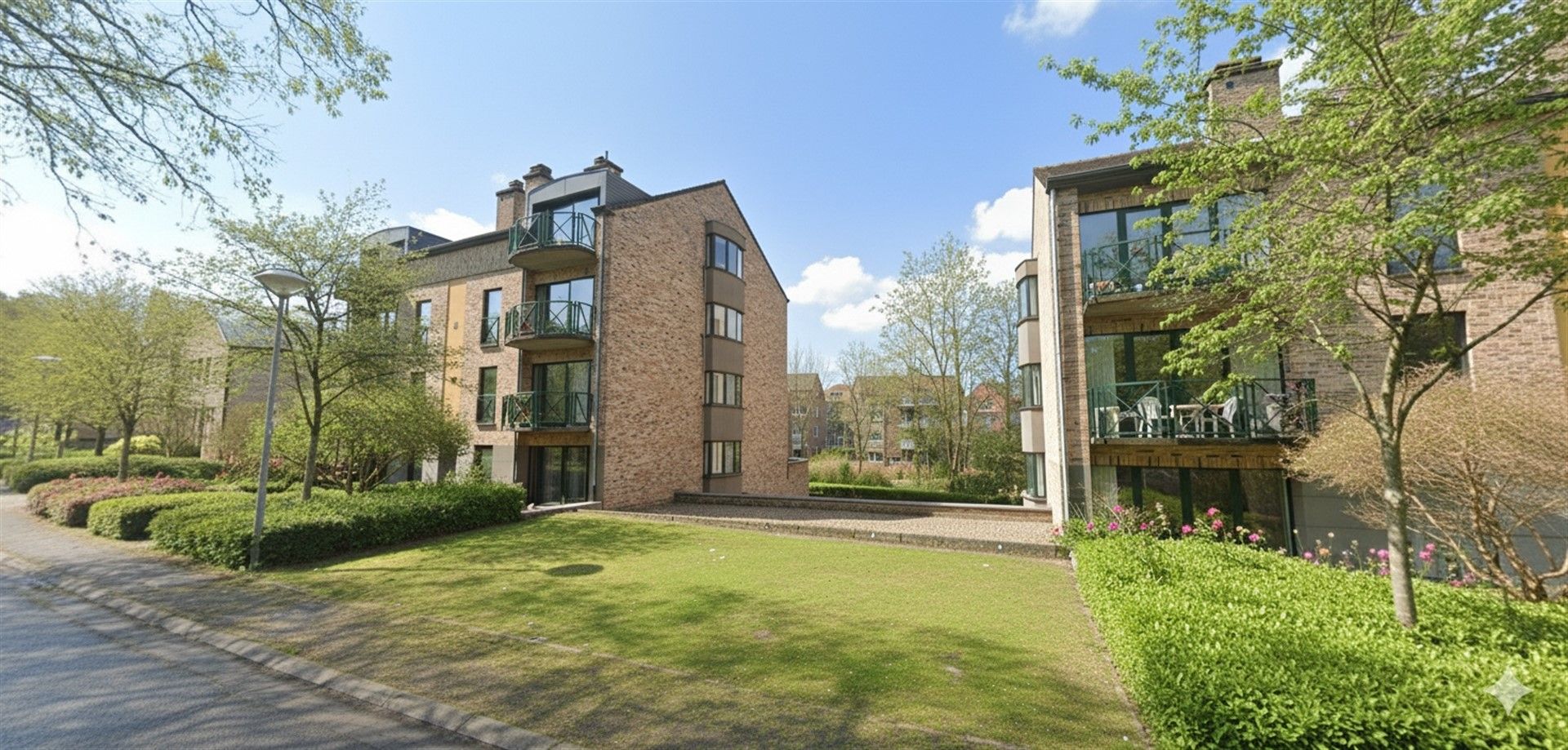 Parkeerplaats foto {{pictureIndex}}