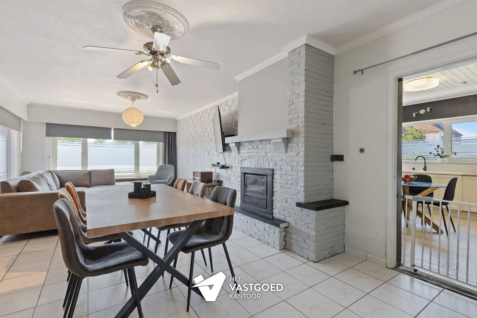 GERENOVEERDE, INSTAPKLARE WONING OP LEUKE LIGGING foto 3