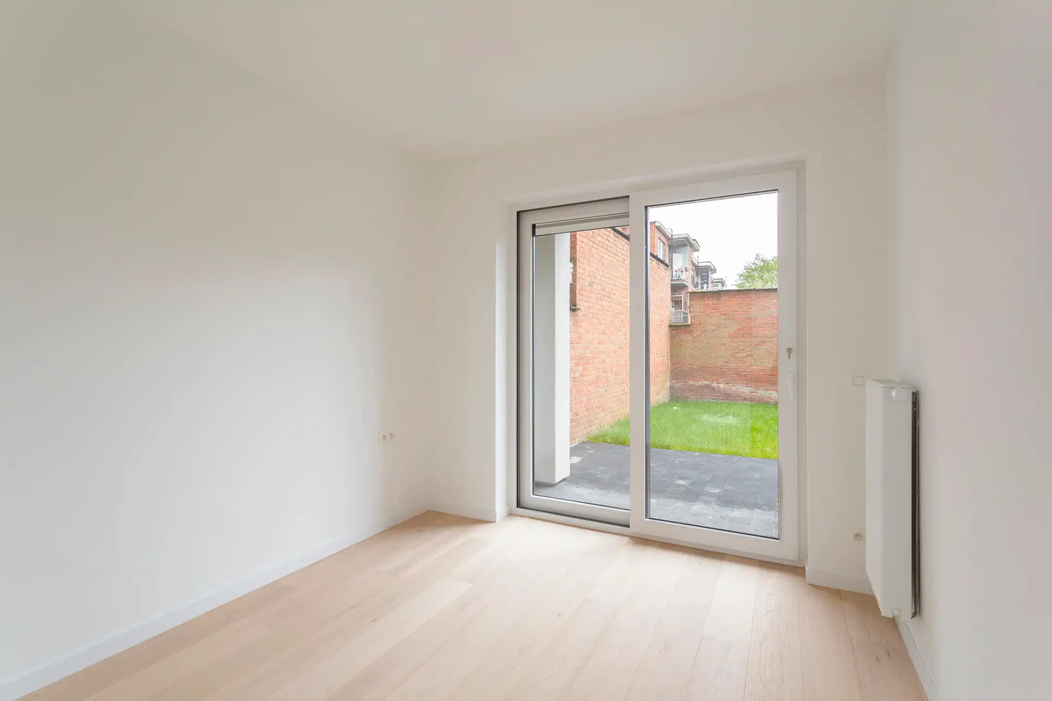 Prachtig gerenoveerd 2 slpk app met aangename tuin foto 12