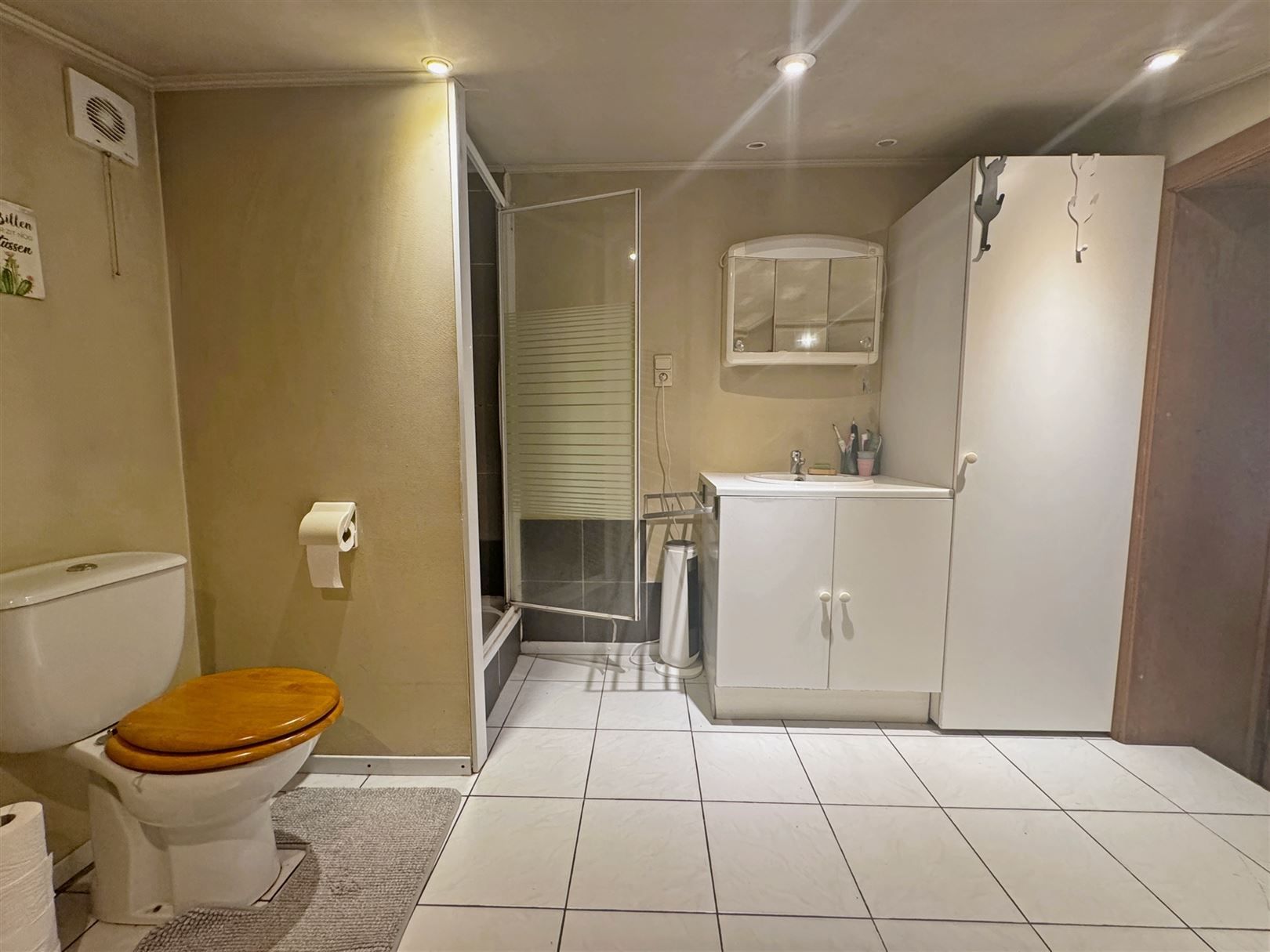Te renoveren woning met ruime garage & dubbele toegangsweg foto 9