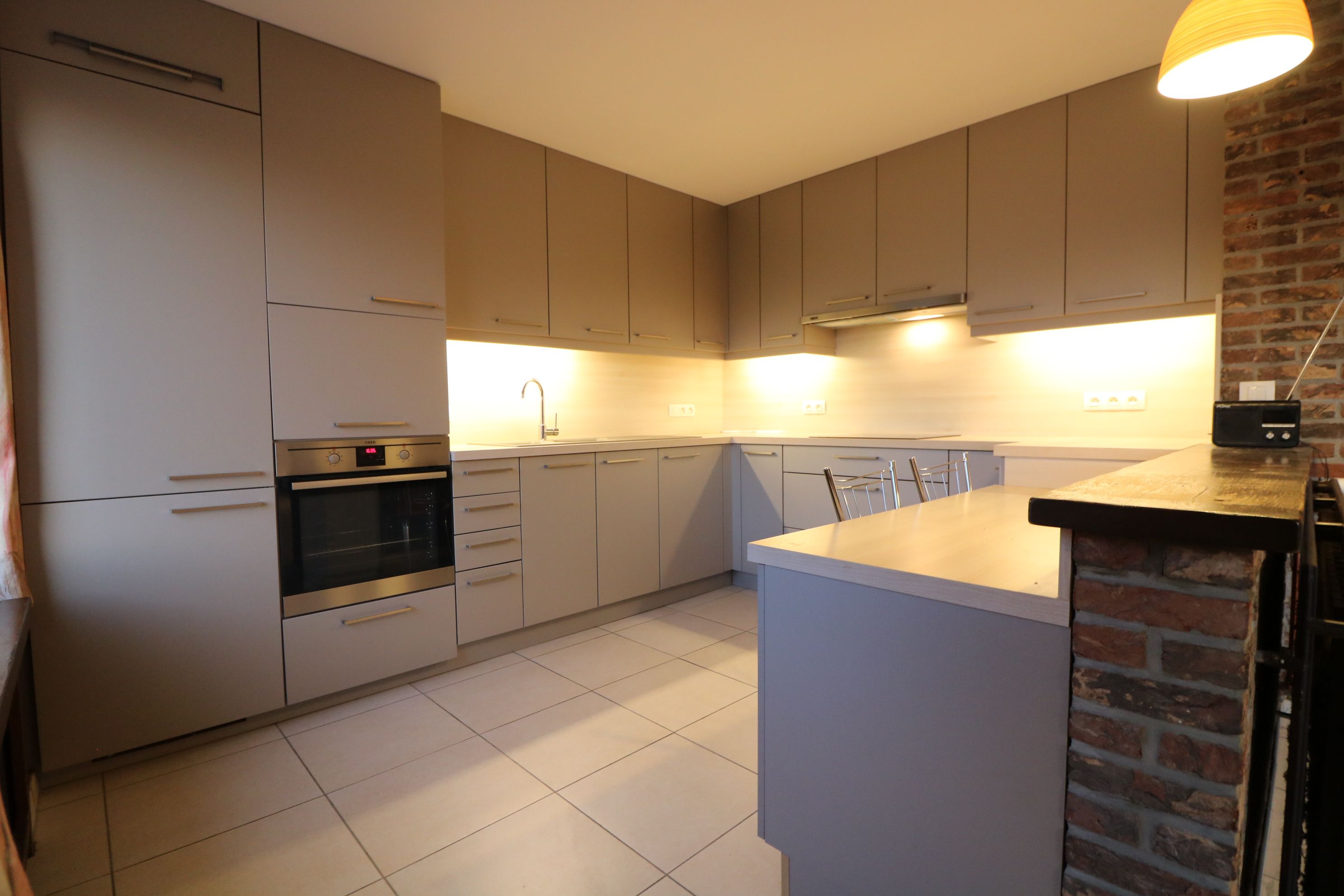 Zeer ruim appartement (139m²) met prachtig zicht op Leopoldpark, jachthaven en zee.  foto 3