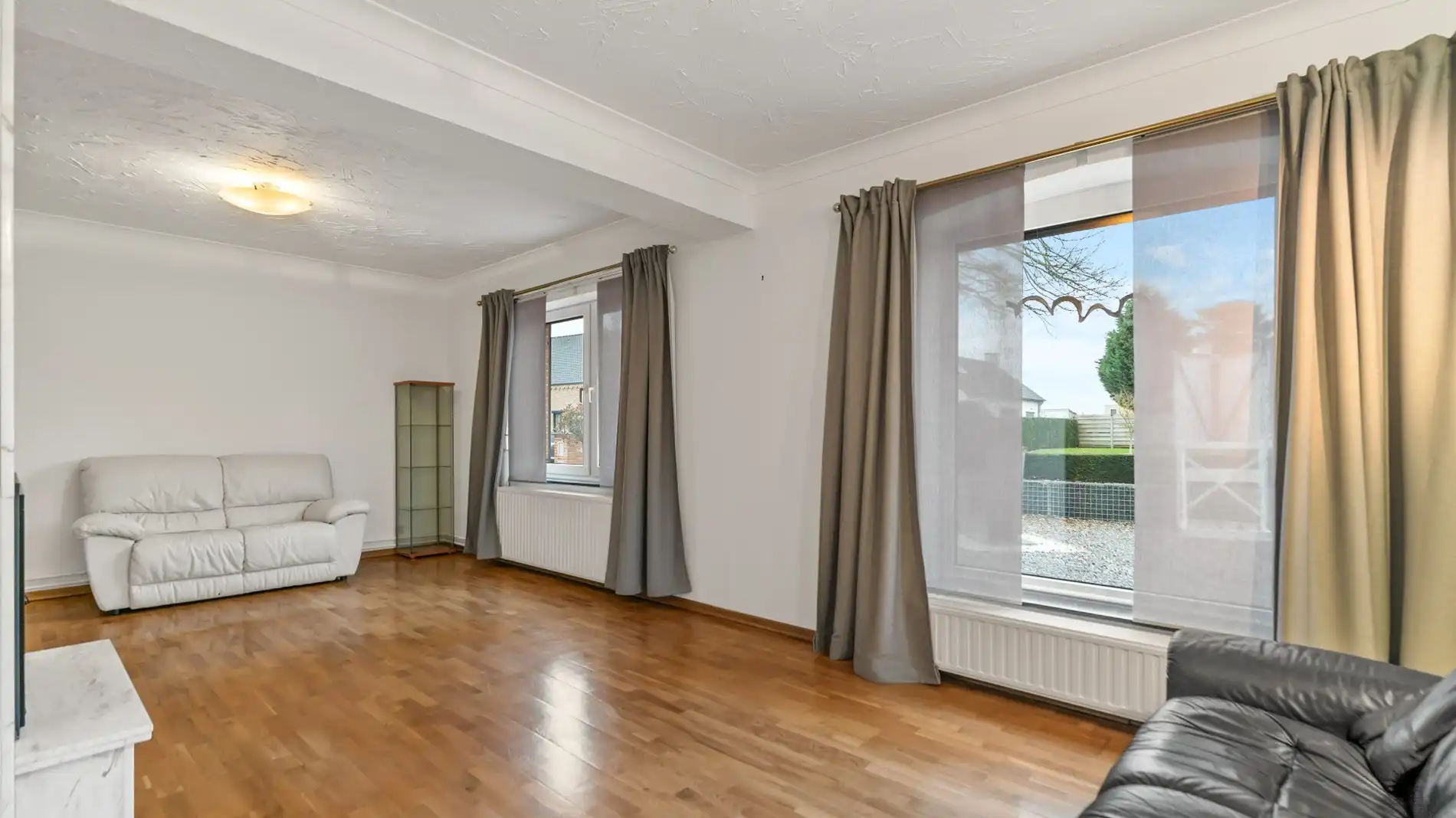 Riante gezinswoning met tal van mogelijkheden nabij Maastricht! foto 5