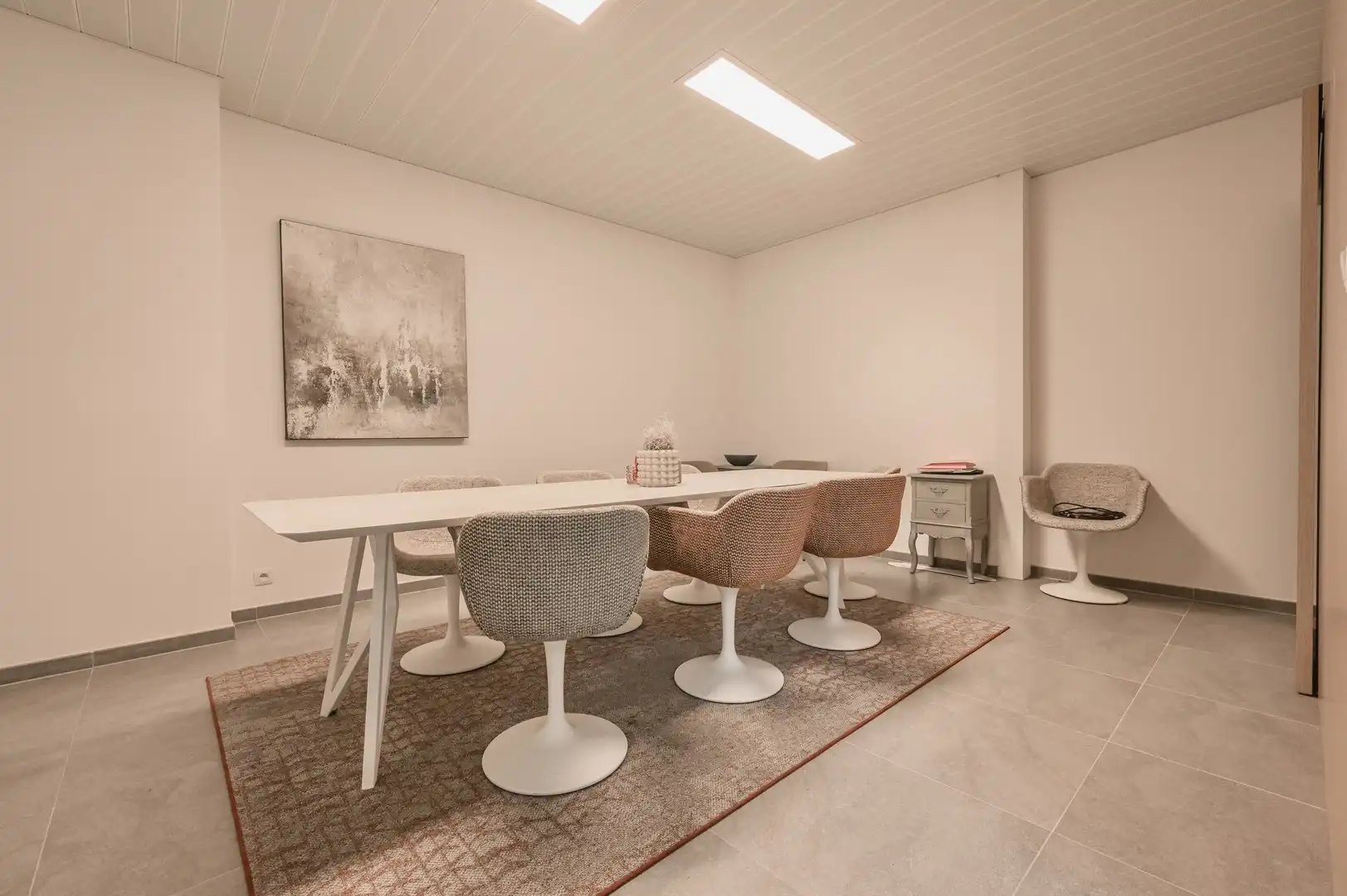 INSTAPKLARE BEMEUBELDE KANTOORRUIMTE MET PATIO foto 8