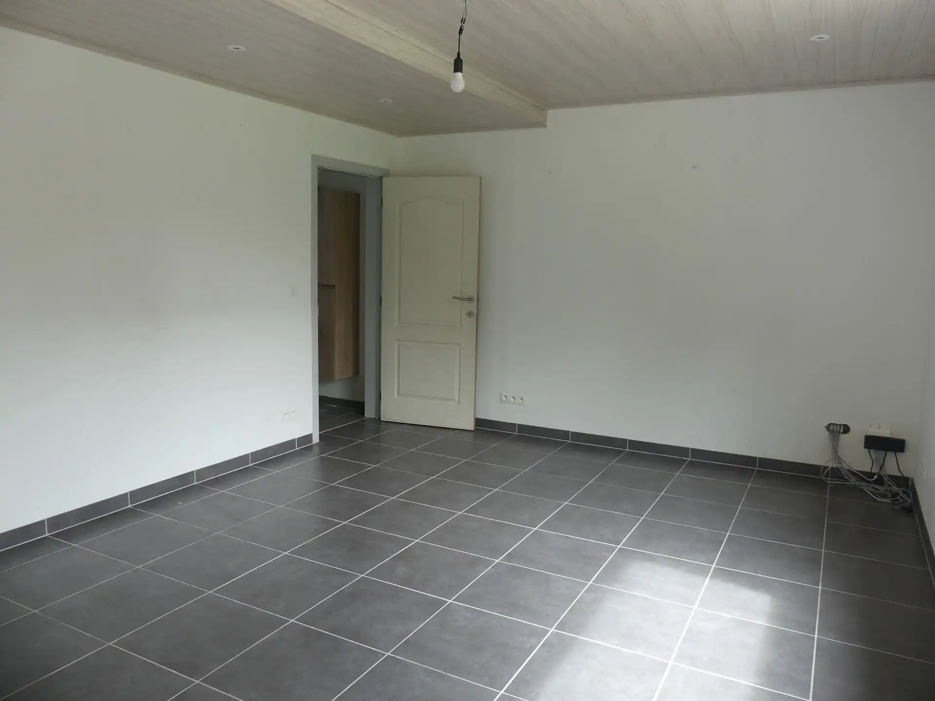 Instapklare gezinswoning met 3 slaapkamers en garage! foto 12