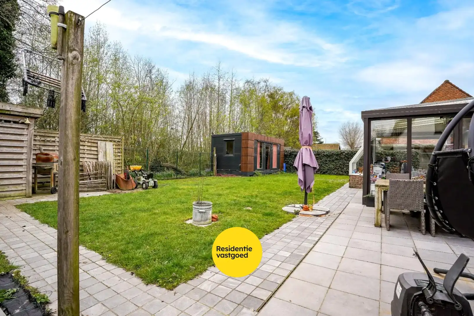 Gerenoveerde alleenstaande woning op 637m² te Veurne! foto 21