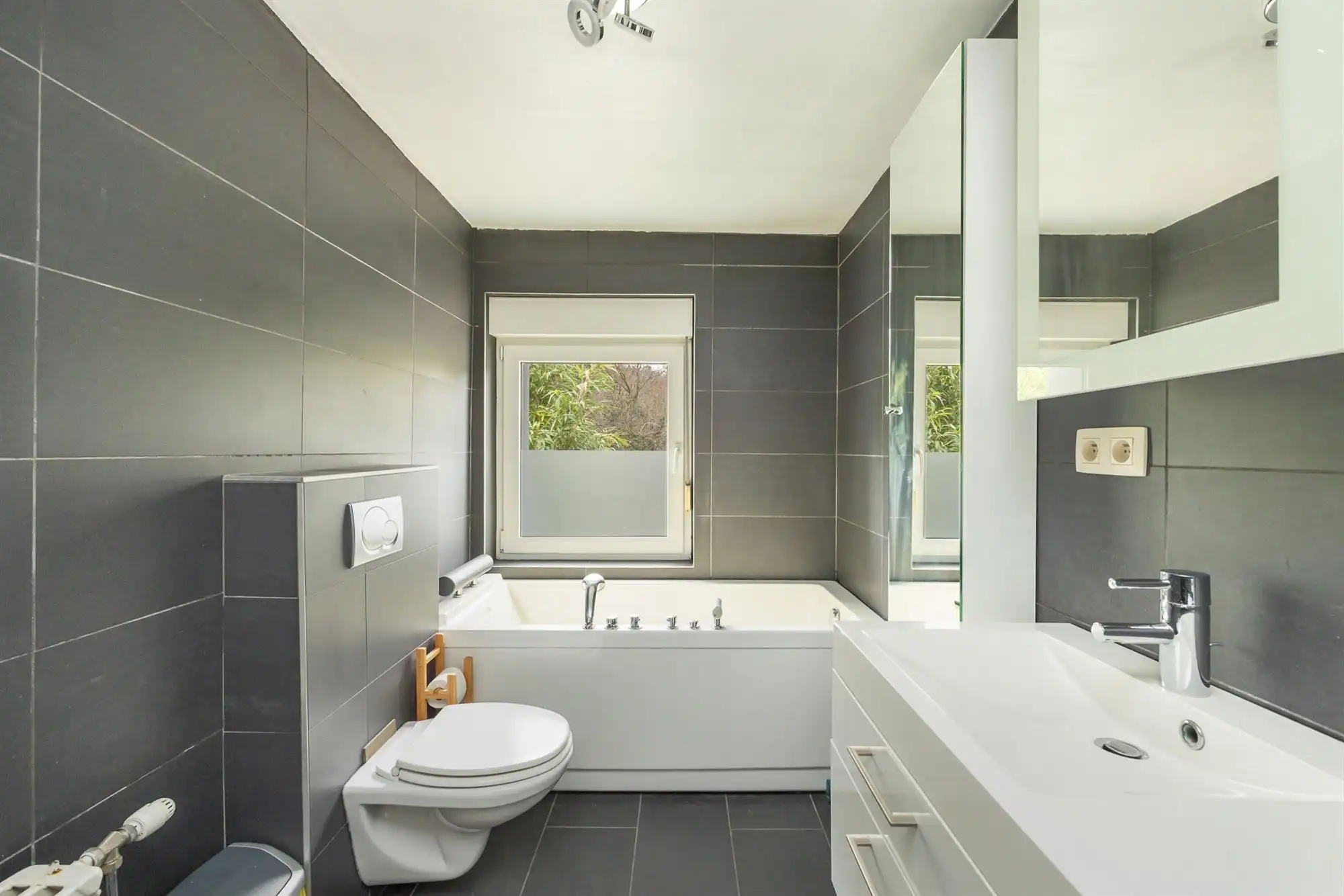 Energiezuinige woning met ruime tuin op gunstige locatie foto 18