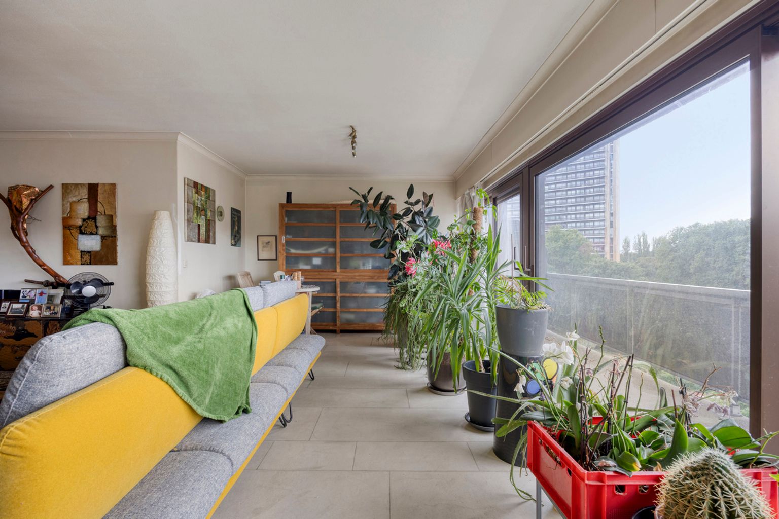 Ruim 3-slaapkamerappartement met garage  foto 7