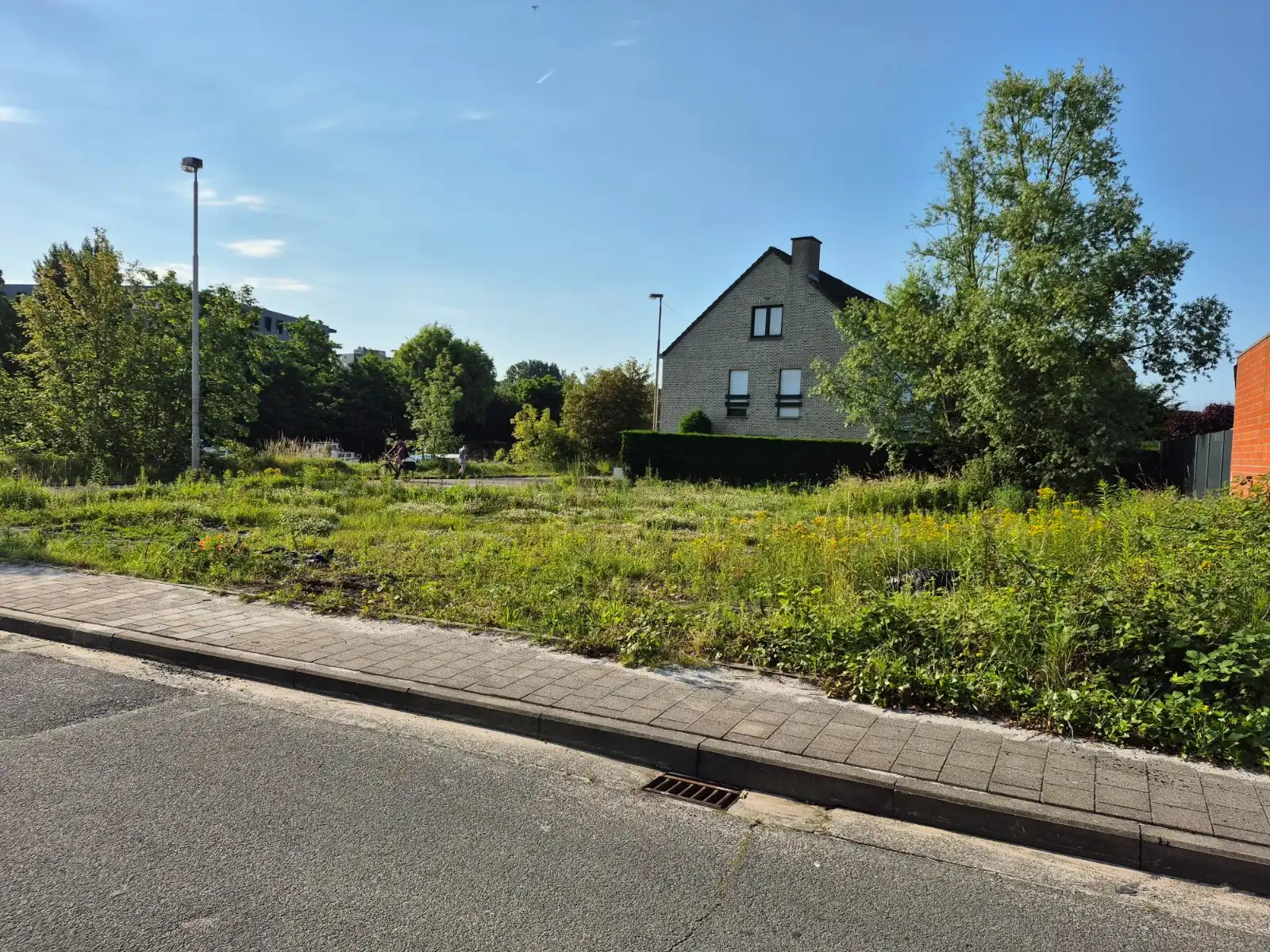 Veelzijdig perceel van 511 m² op zichtlocatie foto {{pictureIndex}}
