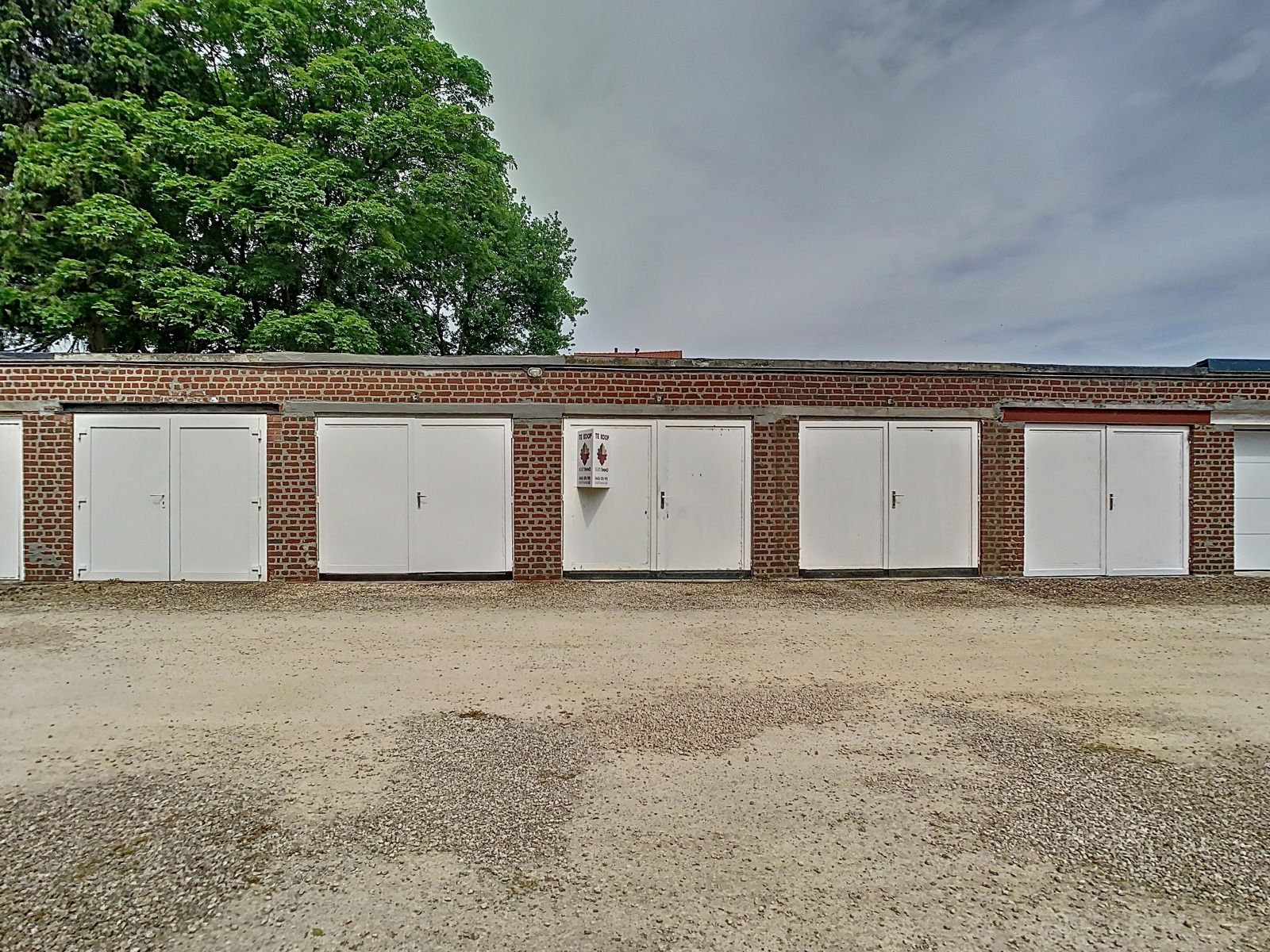 Mooie stadswoning met 2 SLPK,tuin en optionele garage! foto 24