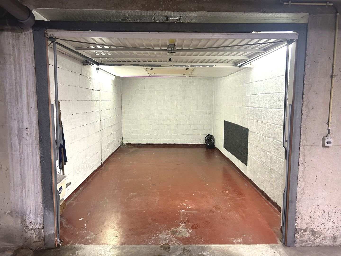 Garage te koop centrum Nieuwpoort-bad foto {{pictureIndex}}