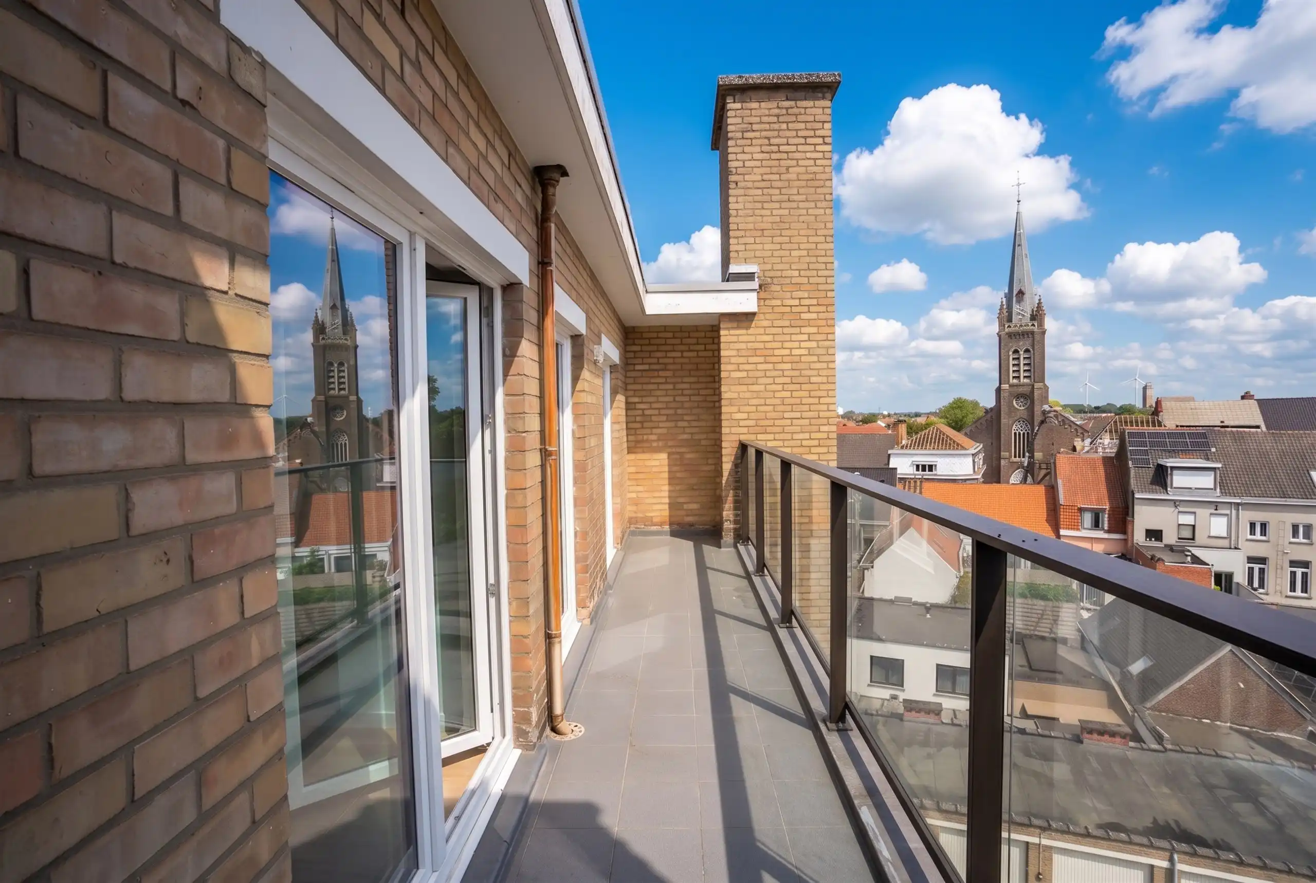 Instapklaar en verzorgt appartement met terras en garage  foto 3