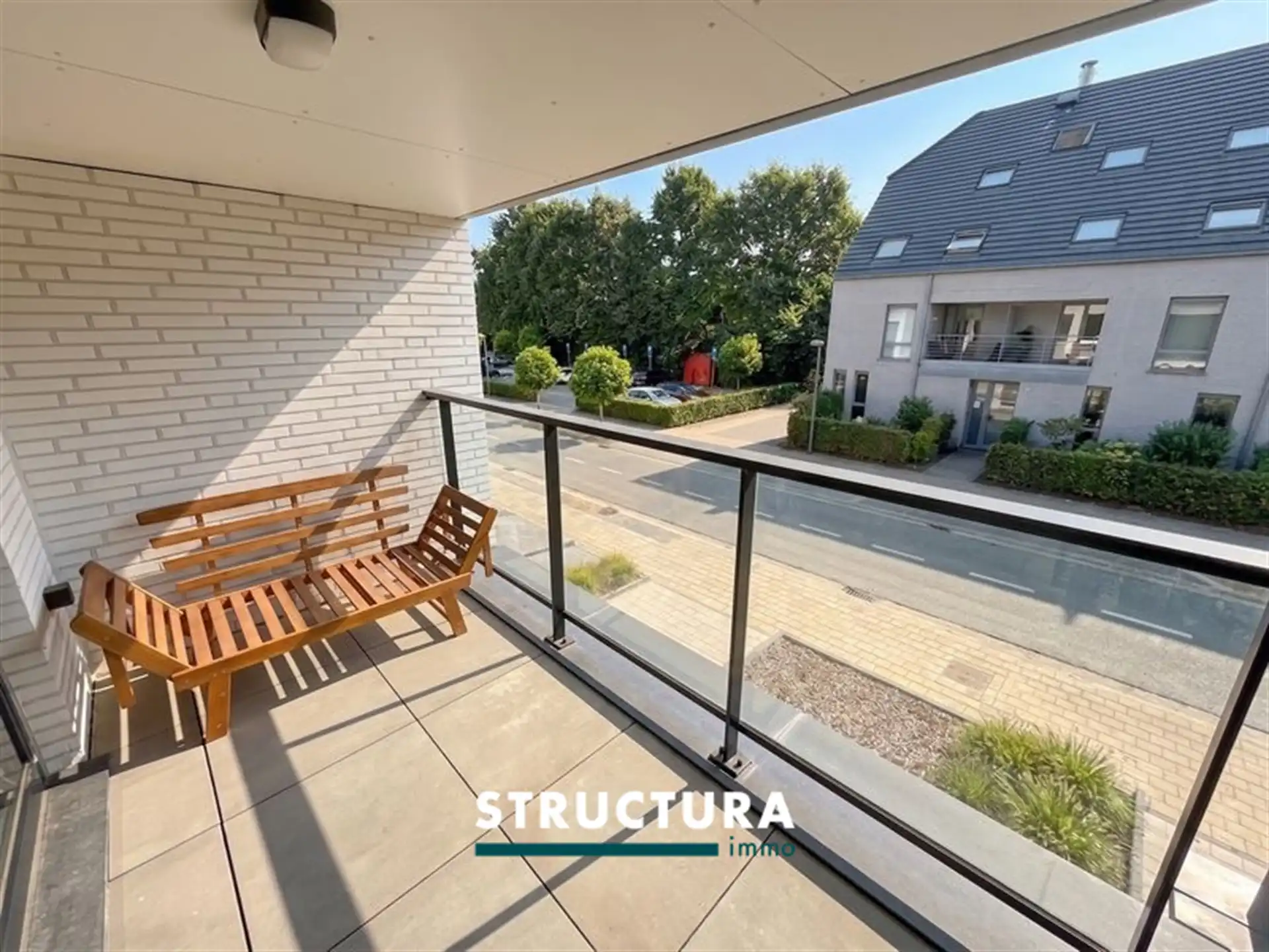 Appartement met 1 slaapkamer, terras en parking foto 11