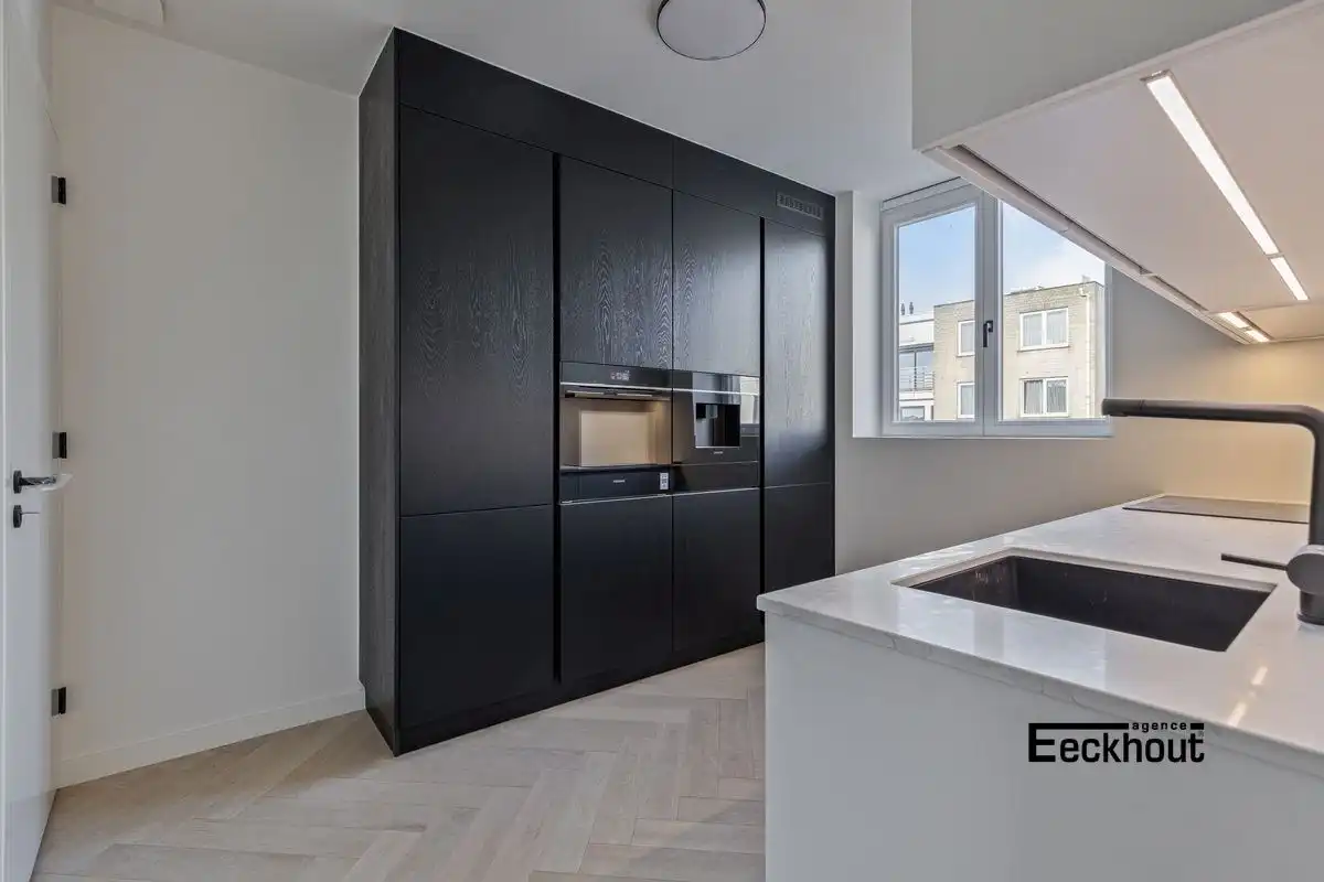Sublieme penthouse in standingvolle residentie Derycker in hartje Oostende foto 5