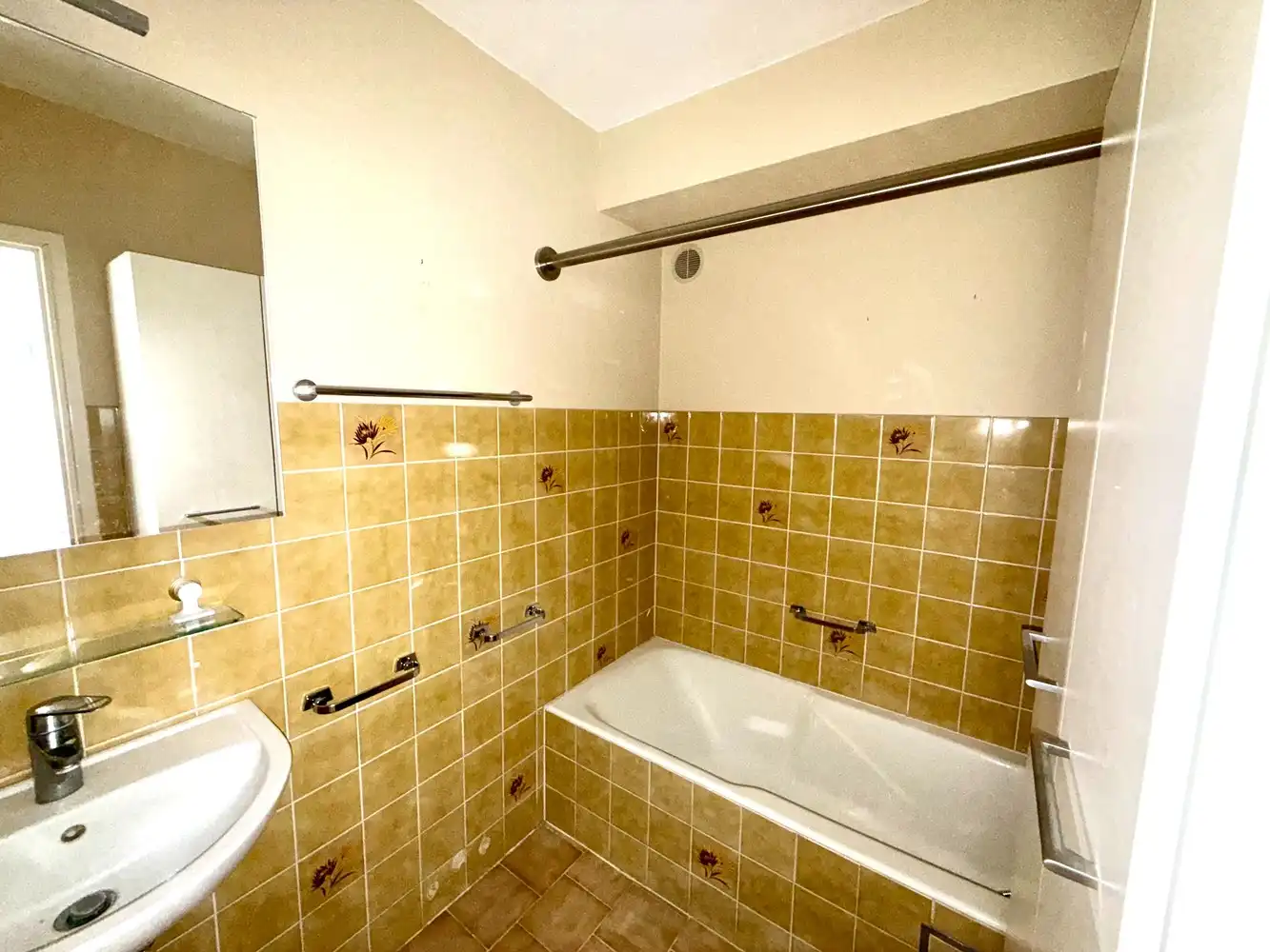 Ruim appartement in centrum Ronse! foto 7