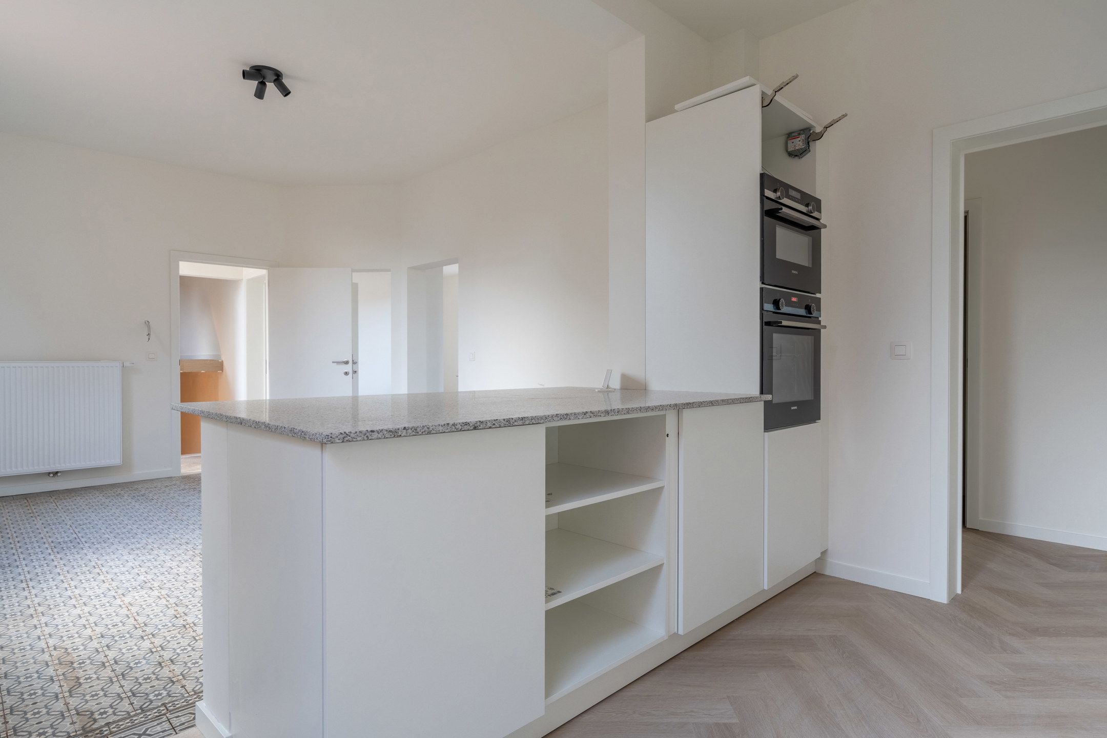 Gerenoveerde woning met 4 slaapkamers op 375m² te Arendonk. foto 9